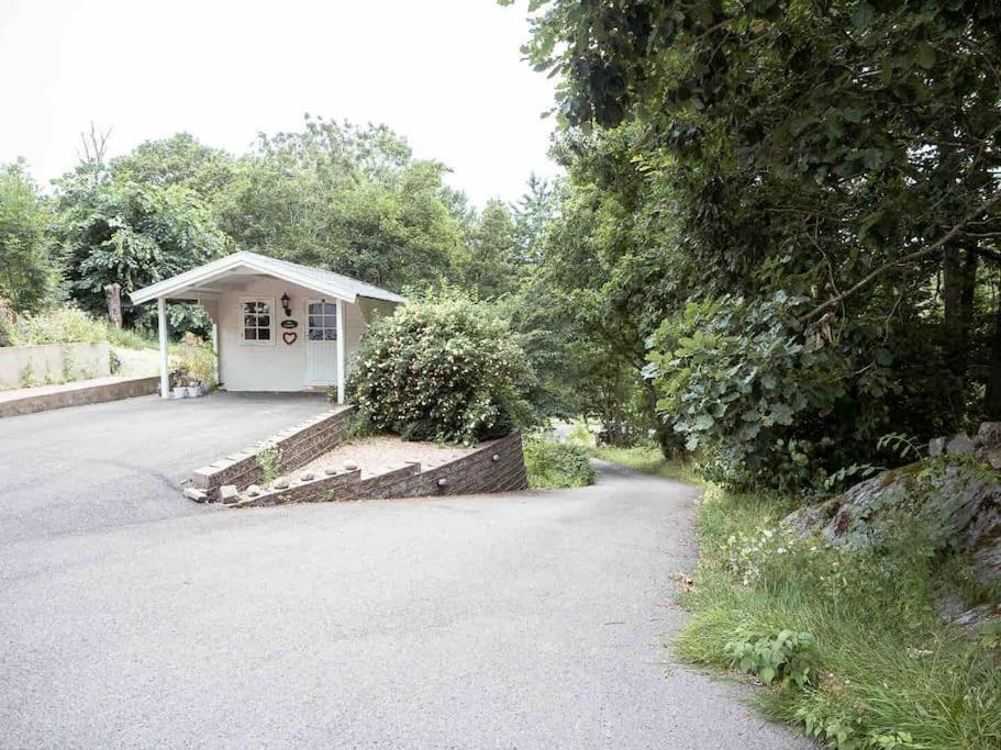 A Lovely Bright Apartment With It'S Own Entrance Kungsbacka Exterior photo